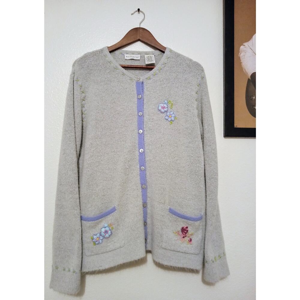 White Stag Soft Knit Gray Embroidered Flower Sweater – Women’s SZ Large (12/14)